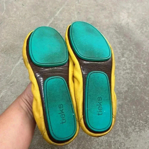Tieks flat shoes yellow - Picture 4 of 5
